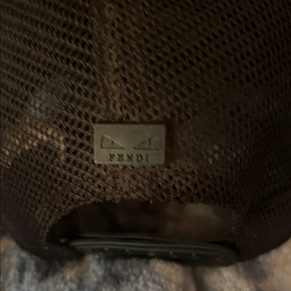 Fendi Black Cap with Gold Logo Plaque - Picture 5 of 7